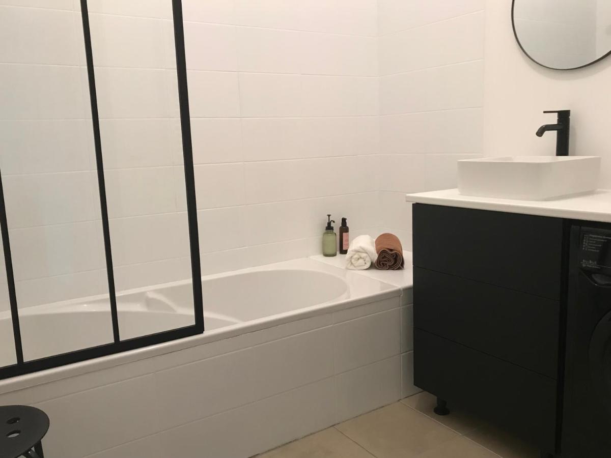 Nimes , Appartement Renove Dans Immeuble Classe. Nîmes Exterior foto