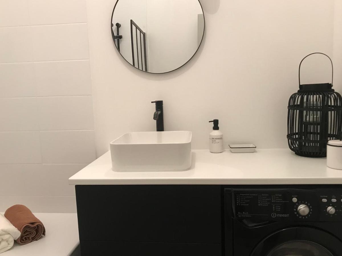 Nimes , Appartement Renove Dans Immeuble Classe. Nîmes Exterior foto