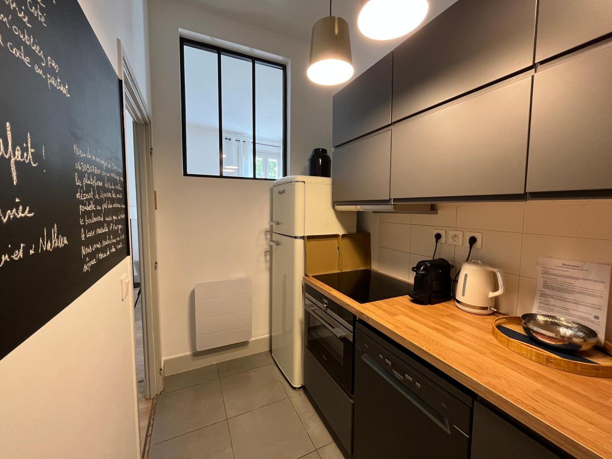 Nimes , Appartement Renove Dans Immeuble Classe. Nîmes Exterior foto