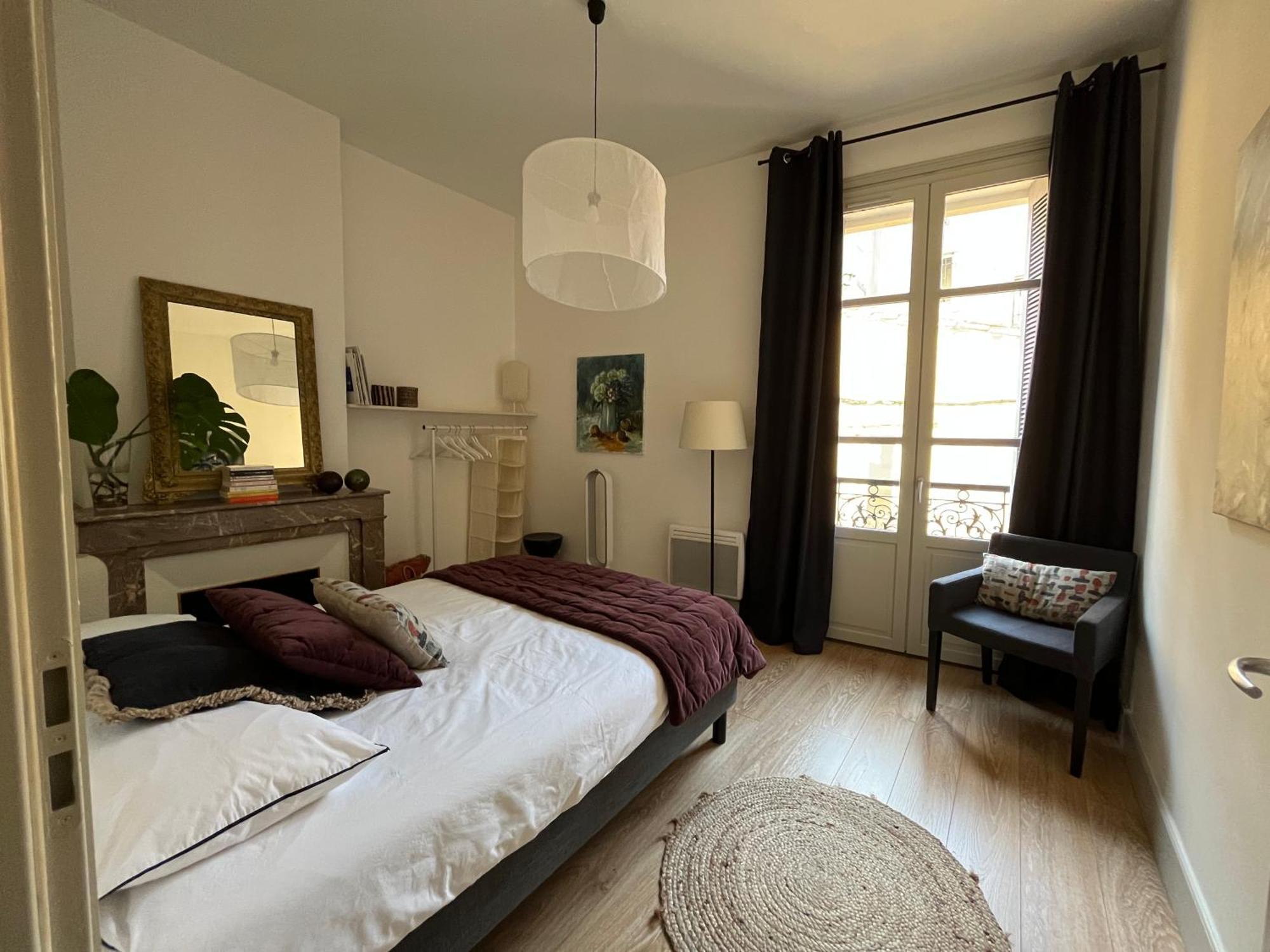 Nimes , Appartement Renove Dans Immeuble Classe. Nîmes Exterior foto