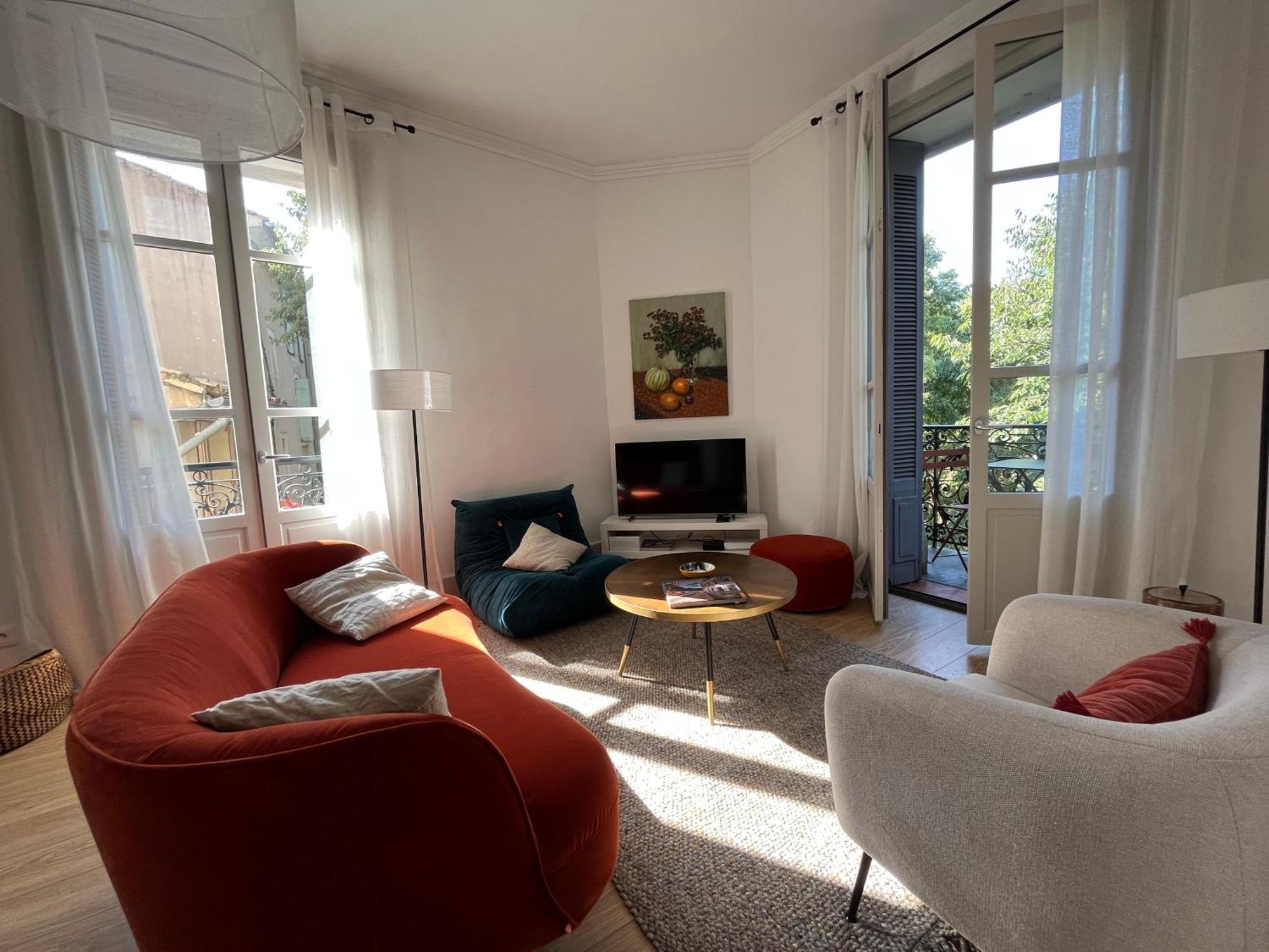 Nimes , Appartement Renove Dans Immeuble Classe. Nîmes Exterior foto