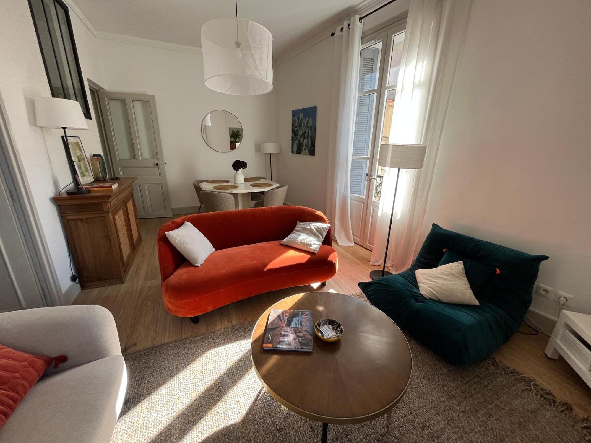Nimes , Appartement Renove Dans Immeuble Classe. Nîmes Exterior foto