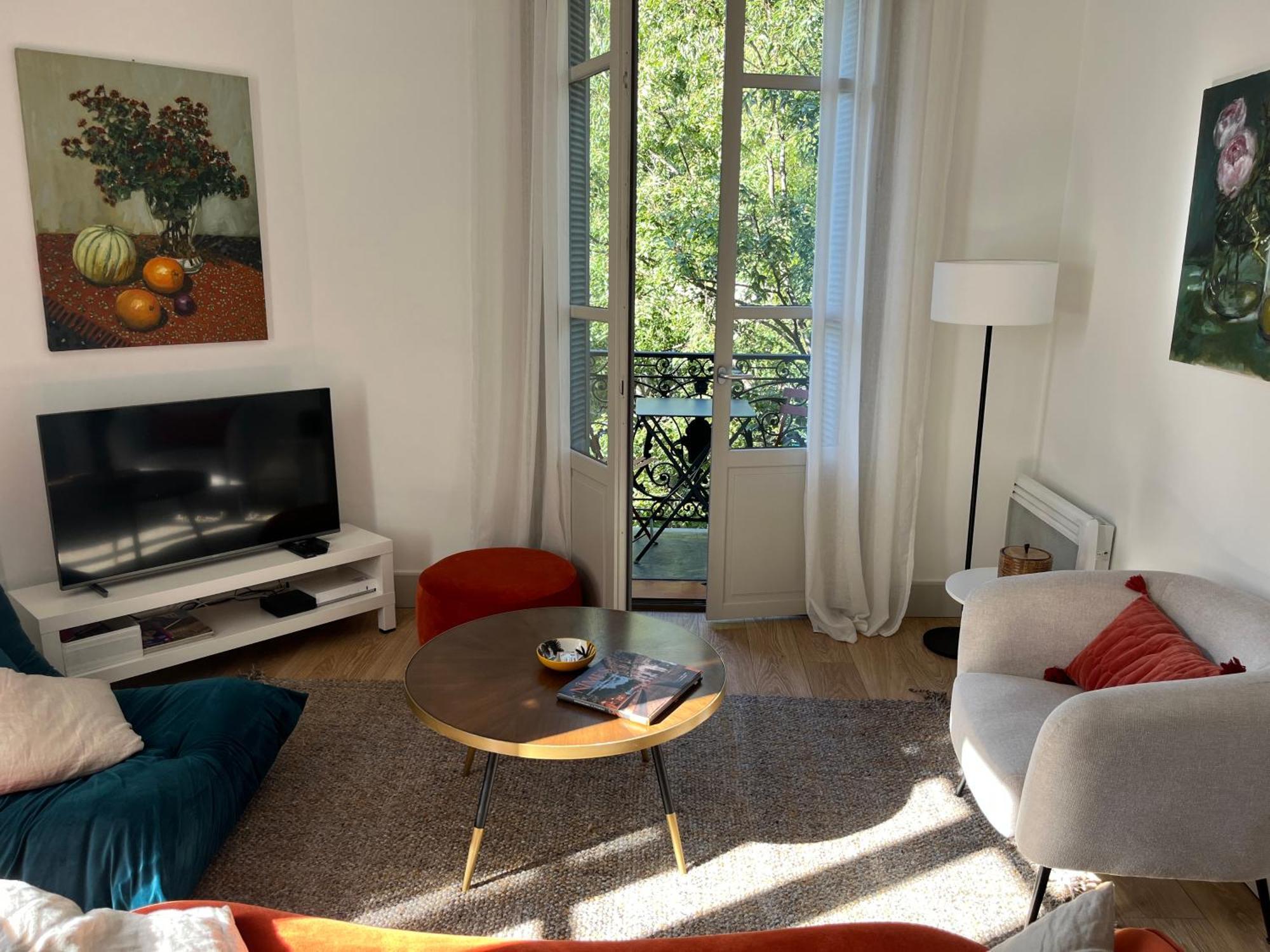 Nimes , Appartement Renove Dans Immeuble Classe. Nîmes Exterior foto