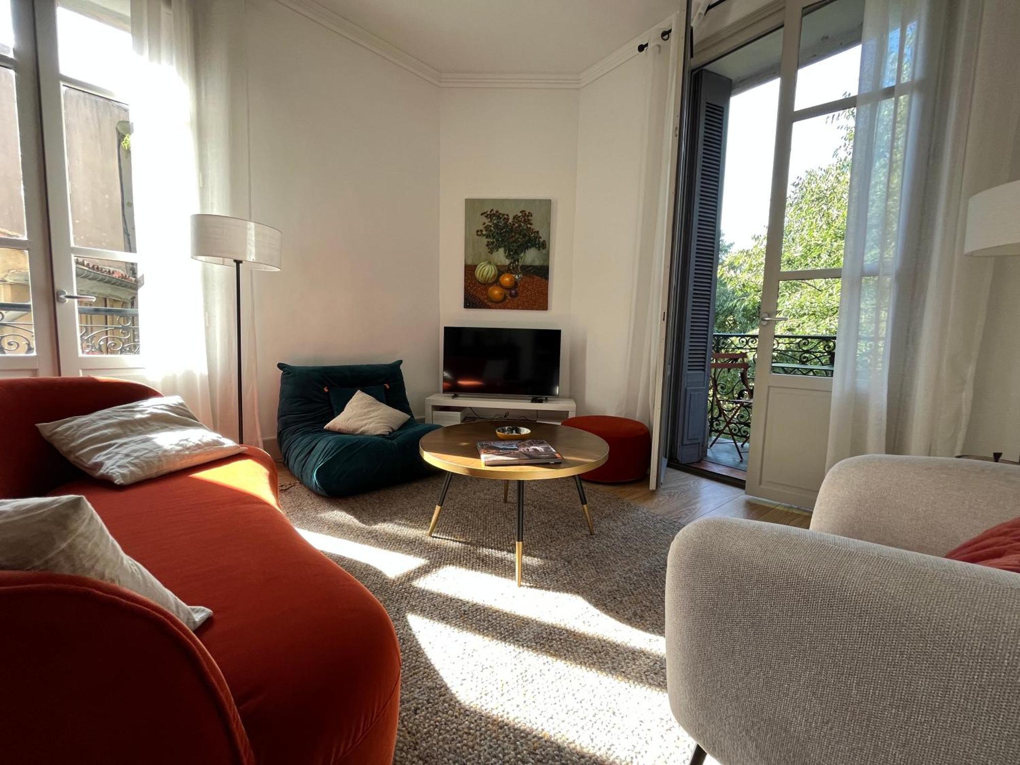 Nimes , Appartement Renove Dans Immeuble Classe. Nîmes Exterior foto