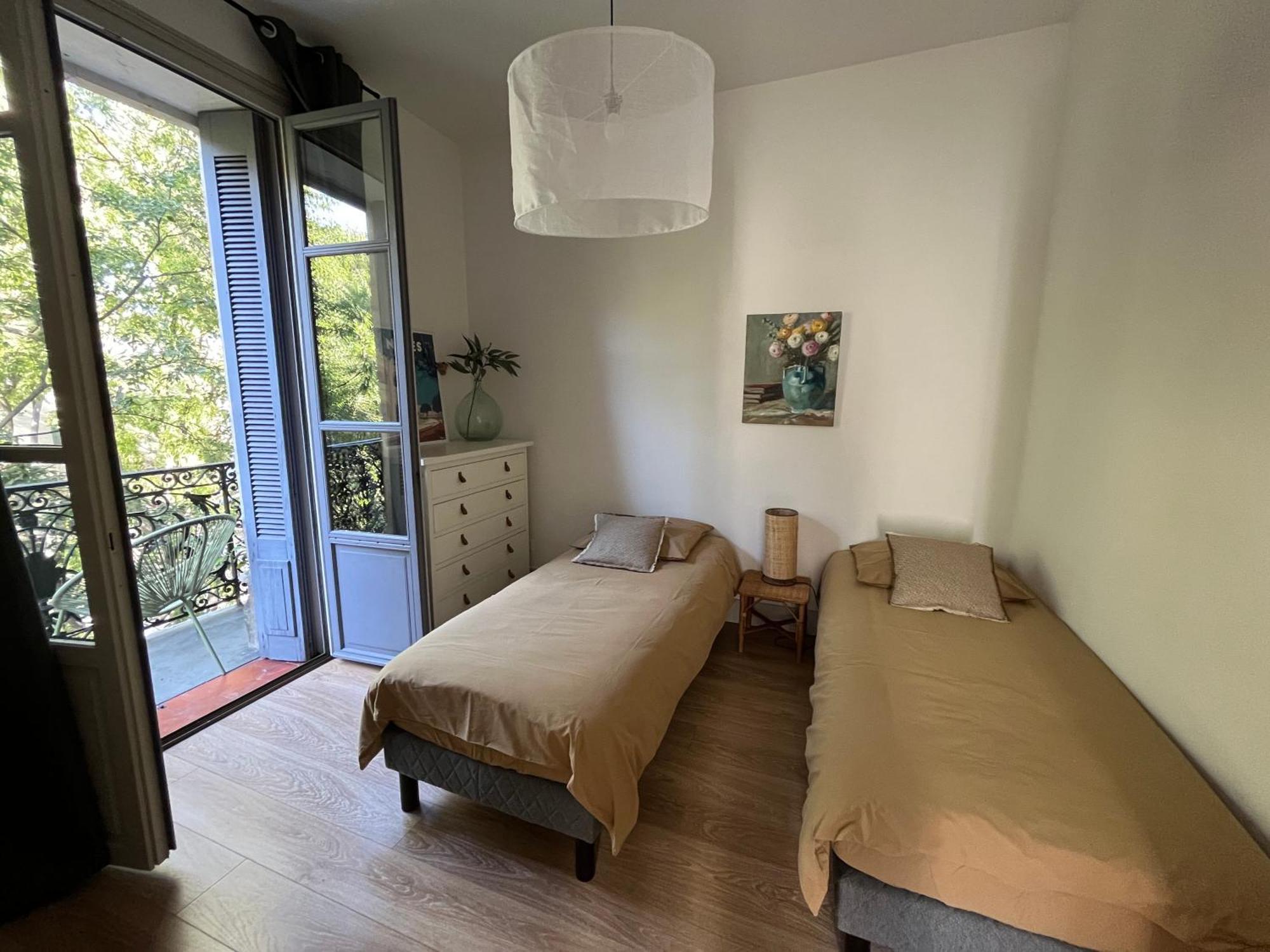 Nimes , Appartement Renove Dans Immeuble Classe. Nîmes Exterior foto