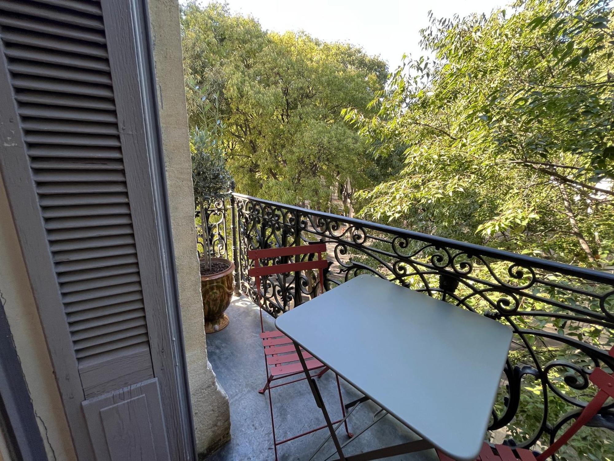 Nimes , Appartement Renove Dans Immeuble Classe. Nîmes Exterior foto
