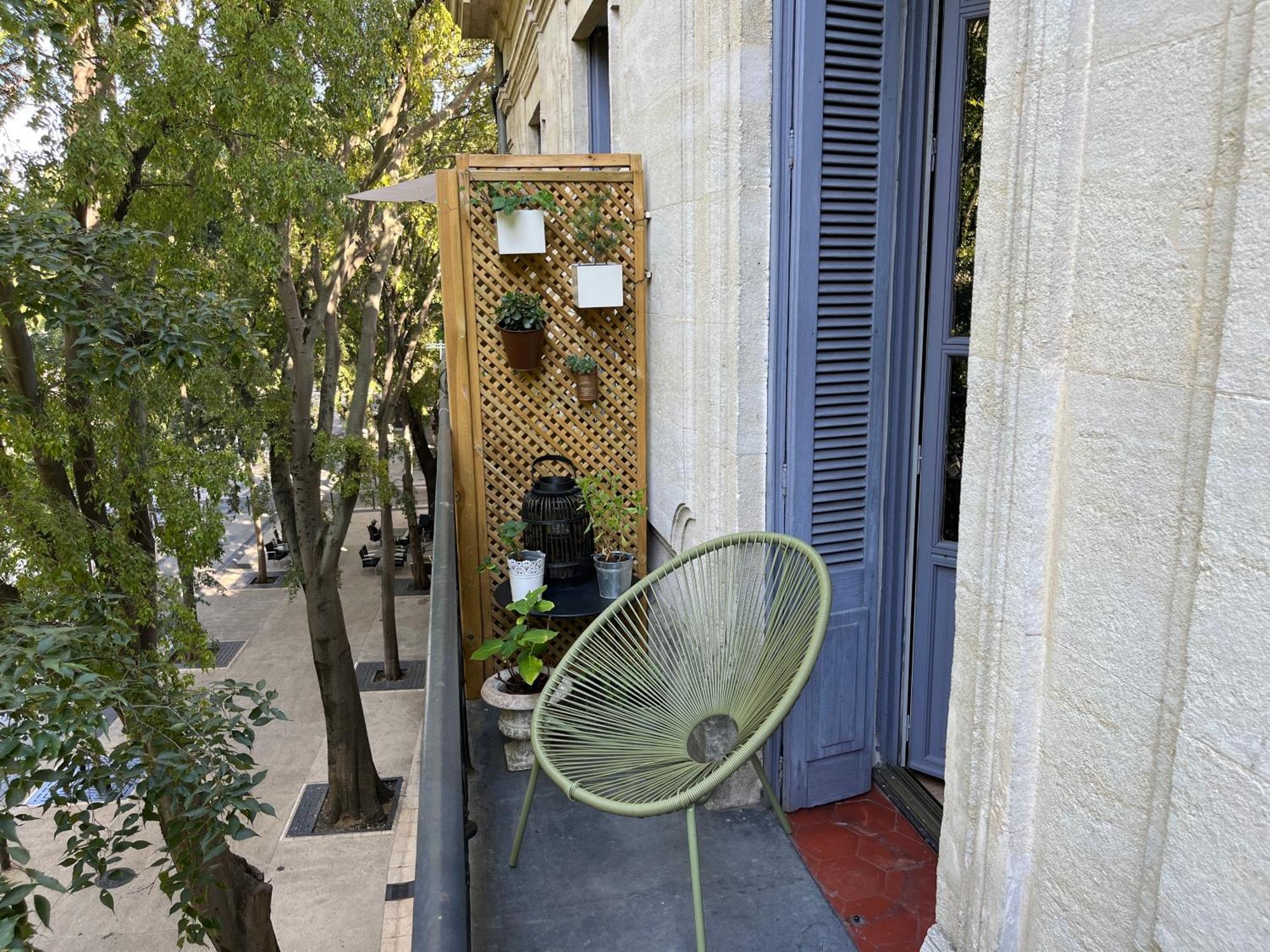 Nimes , Appartement Renove Dans Immeuble Classe. Nîmes Exterior foto