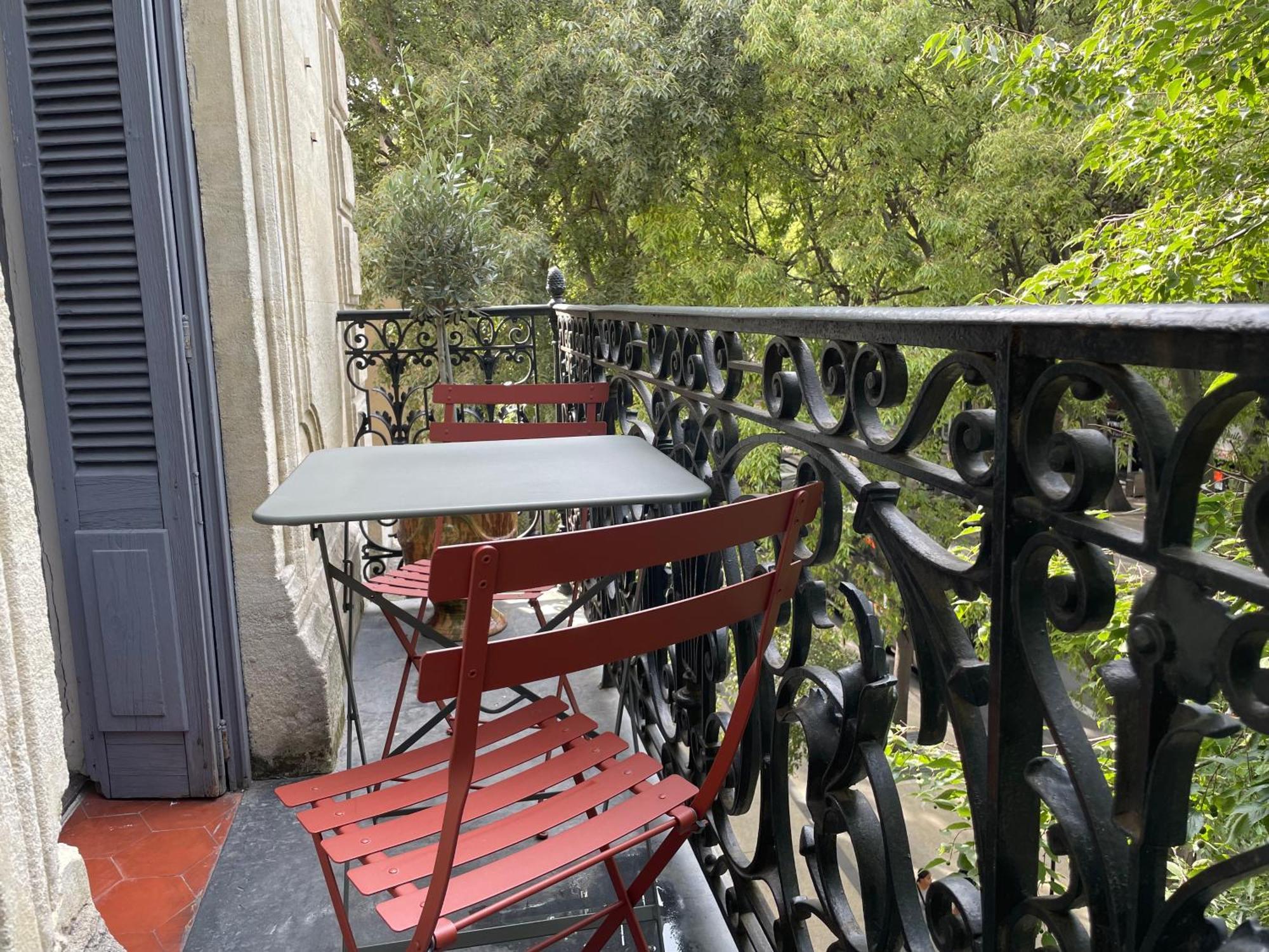 Nimes , Appartement Renove Dans Immeuble Classe. Nîmes Exterior foto